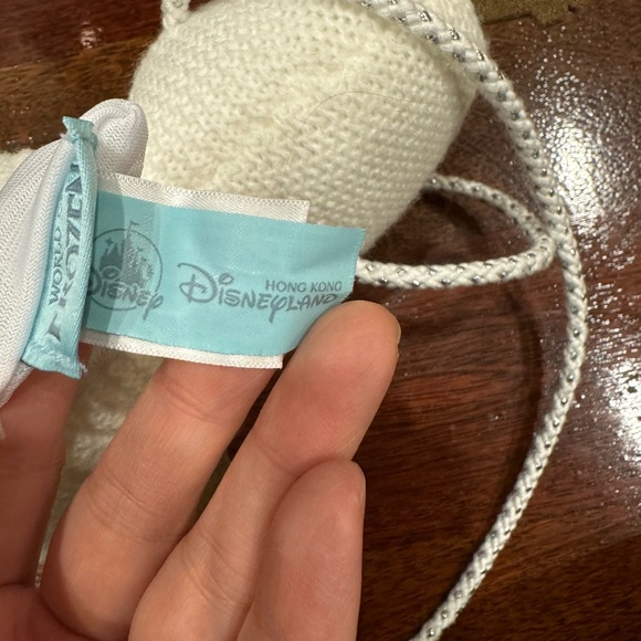 Hong Kong Disneyland Limited Edition Olaf Plushy Shoulder Bag - Picture 4 of 5